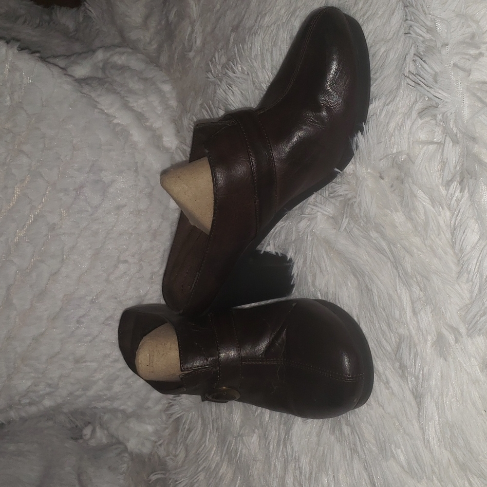 Flexisole brown mule slides